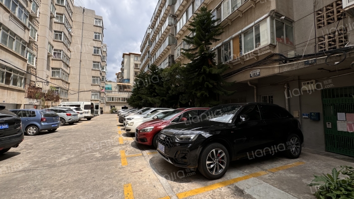 云南省财政厅宿舍外景图