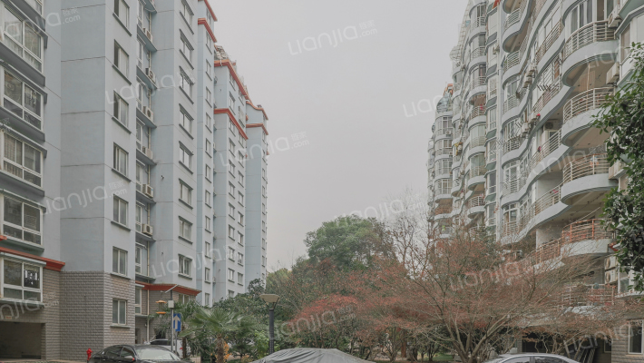 香杉花园外景图