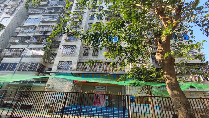 锦山里三排路外景图