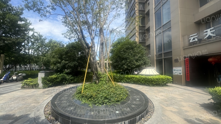 云天大厦外景图