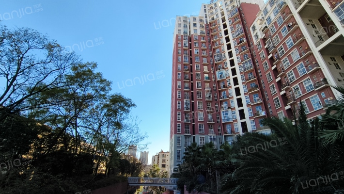 甲壳城市外景图