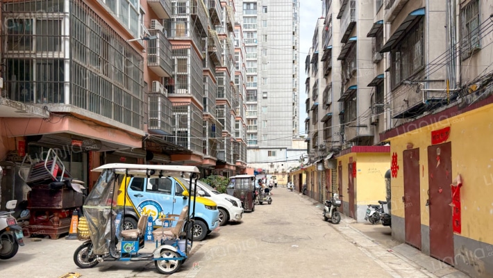 张楼小区解放路三巷外景图