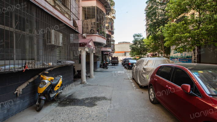 红光公寓外景图