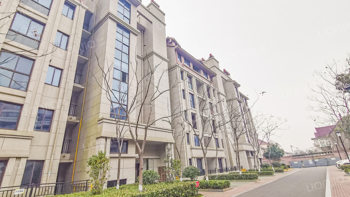 山水庭院外景图