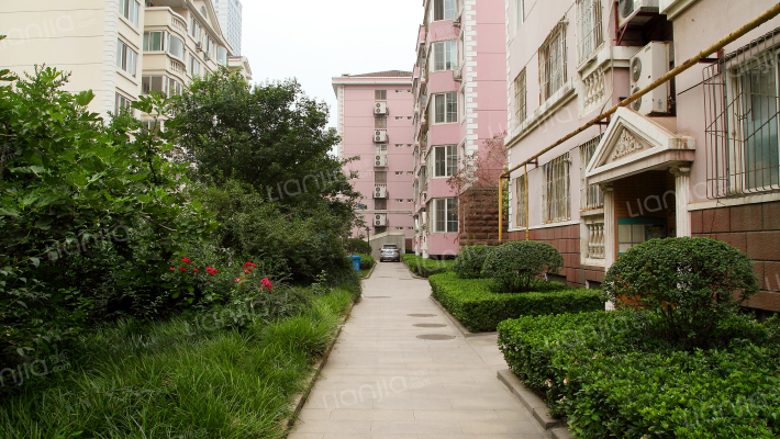 皇冠山庄外景图