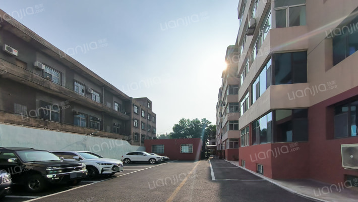 新兴小区外景图