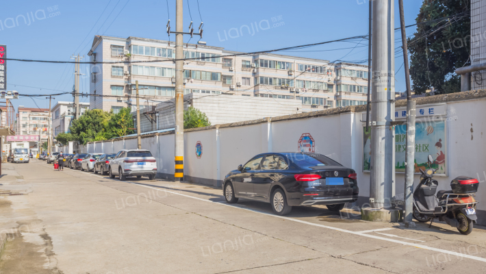 中行宿舍楼外景图