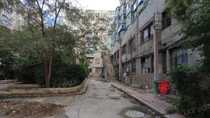 建大五小区外景图