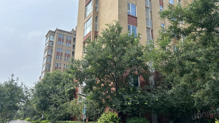 东岳盛景澜庭外景图