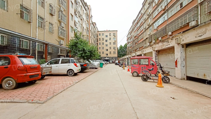 金蓉苑小区外景图