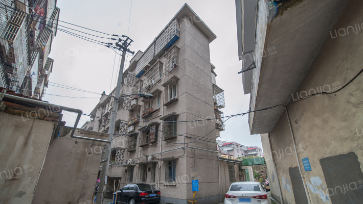 萧然南路77号外景图