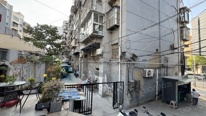 建国东路125号综合楼外景图