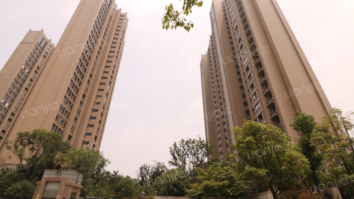 旭日爱上城第六区外景图