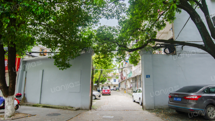 新福路12号院外景图