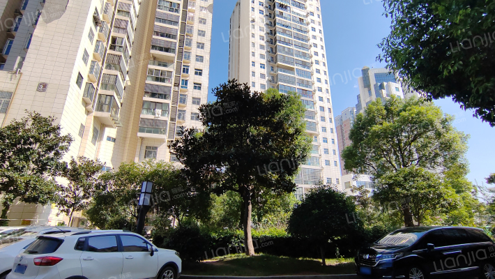 清华花园小区外景图