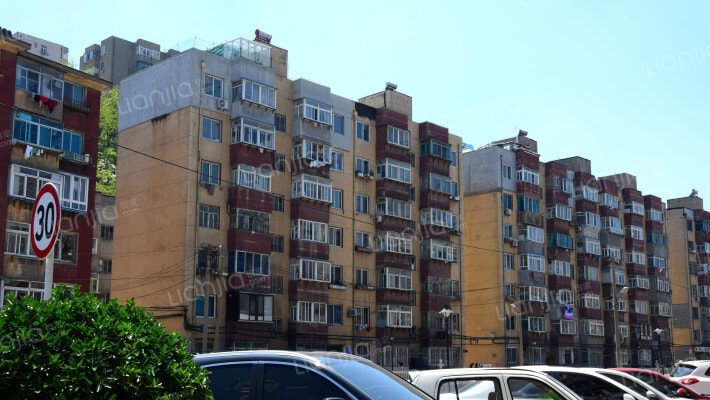 鸣鹤西巷外景图