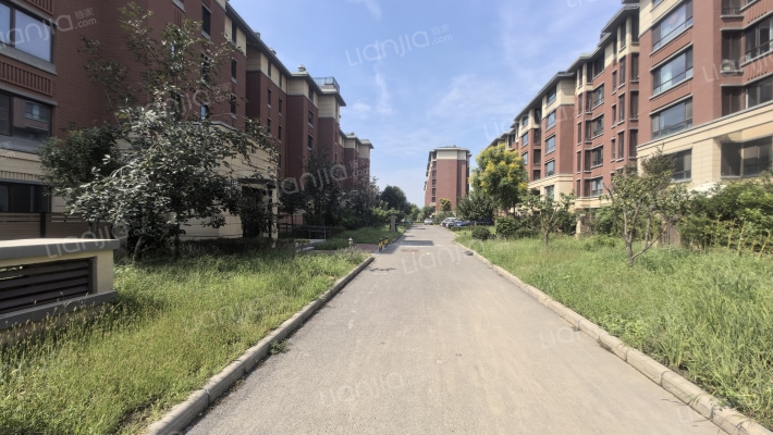 中昂安纳西小镇外景图