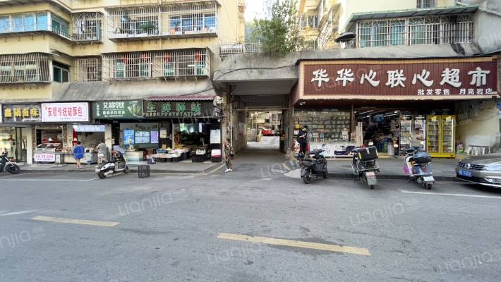 月亮岩路85号院外景图