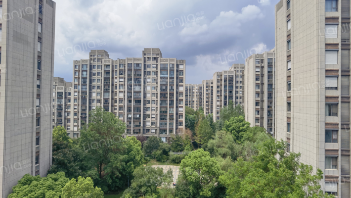 保利香槟国际外景图