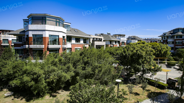 米兰天空外景图