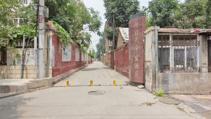 河北大学生活区外景图