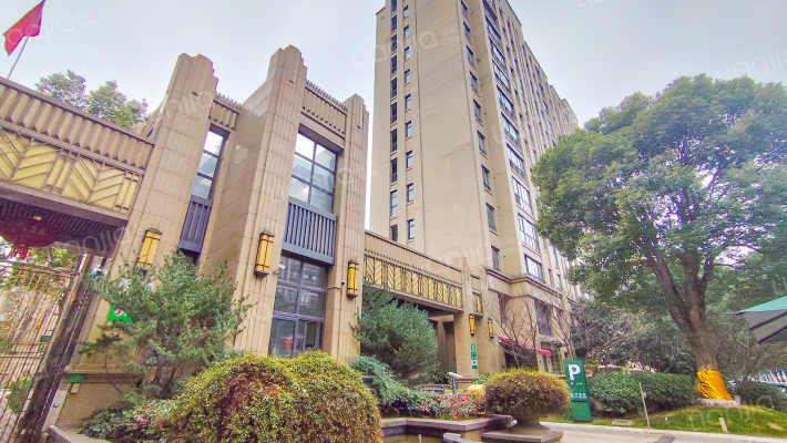 翠湖花园外景图