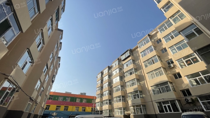 市饲料小区外景图