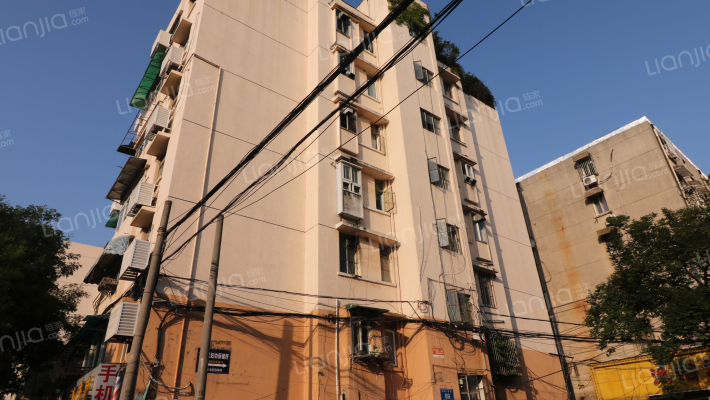 后宰门西村外景图