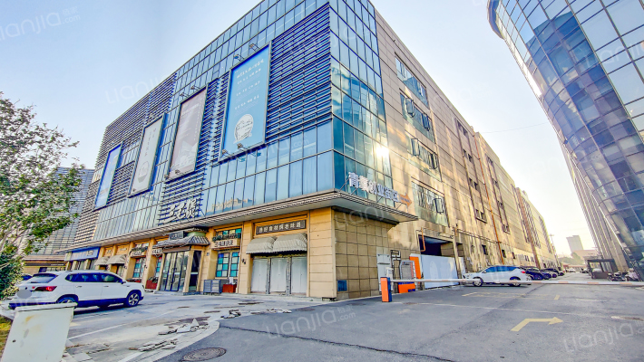 东兴生活广场外景图