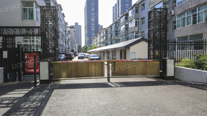 党校宿舍外景图