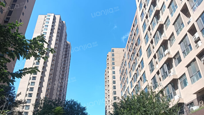 东岗怡园南院外景图