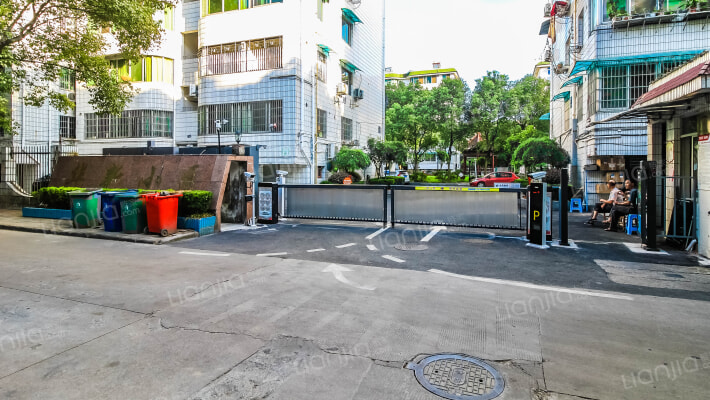 华新小区外景图