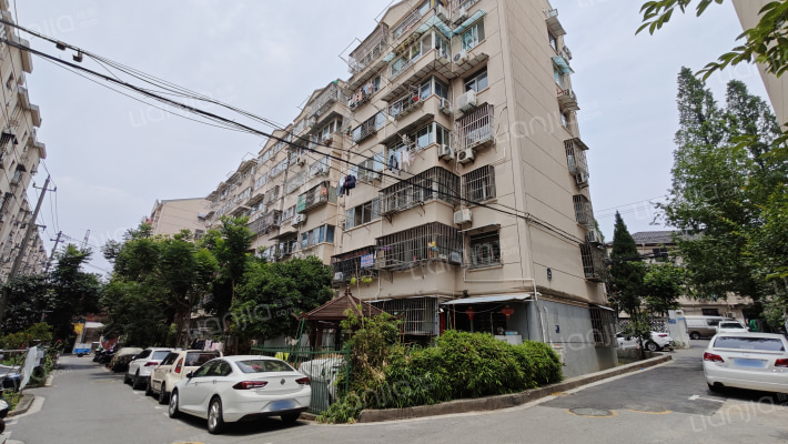 都市山庄外景图