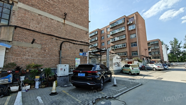 国土资源局宿舍楼外景图