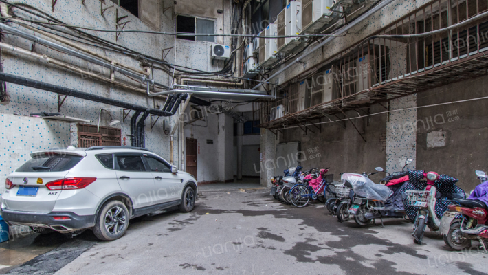 东方大厦外景图