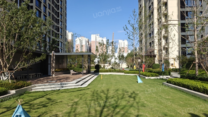 中南·春风天境外景图