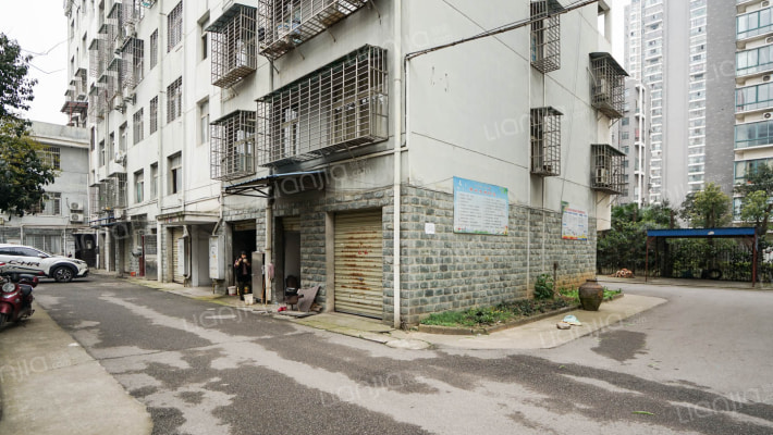 领秀1+8还建楼外景图