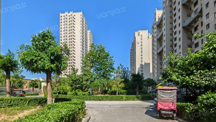 凡尔赛公馆外景图