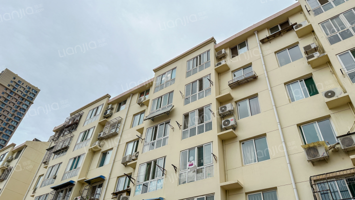 润泽小区外景图