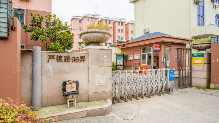 由由六村外景图