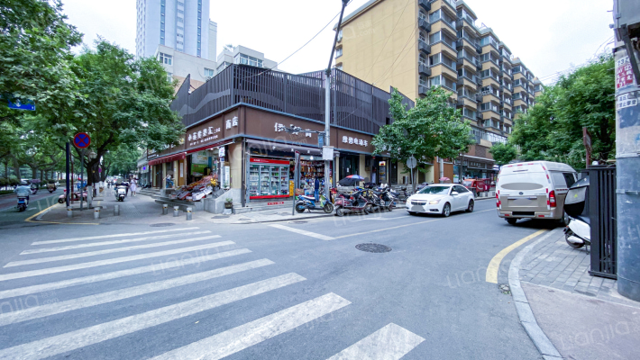 小雁塔苗圃家属院外景图