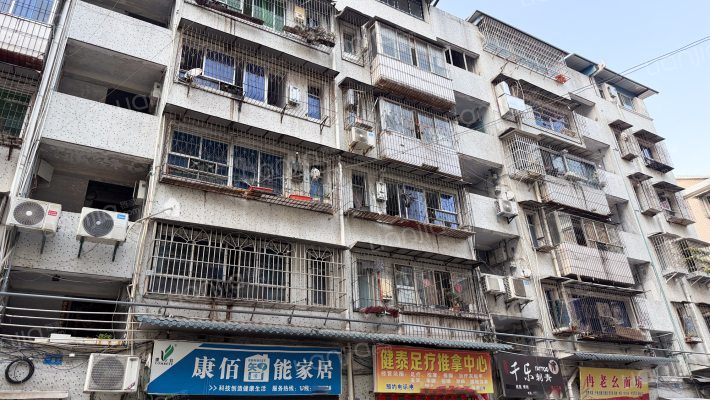 百安商业街外景图