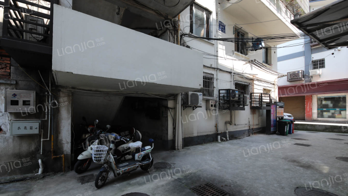 府山横街外景图