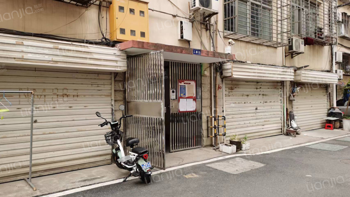 虹福苑内供销社家属院外景图