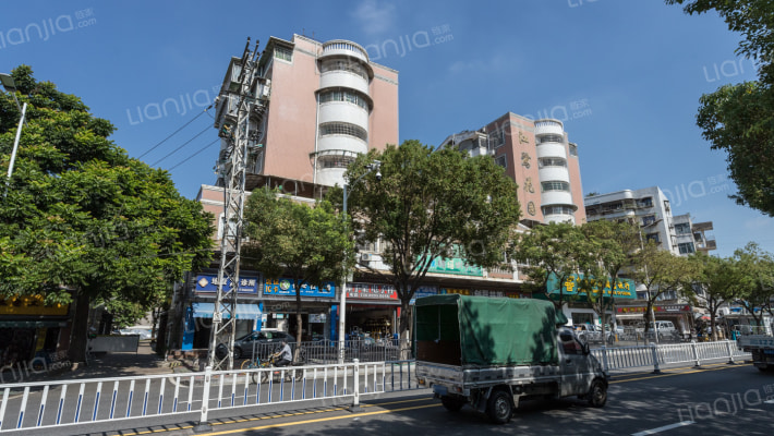 江鹭花园外景图