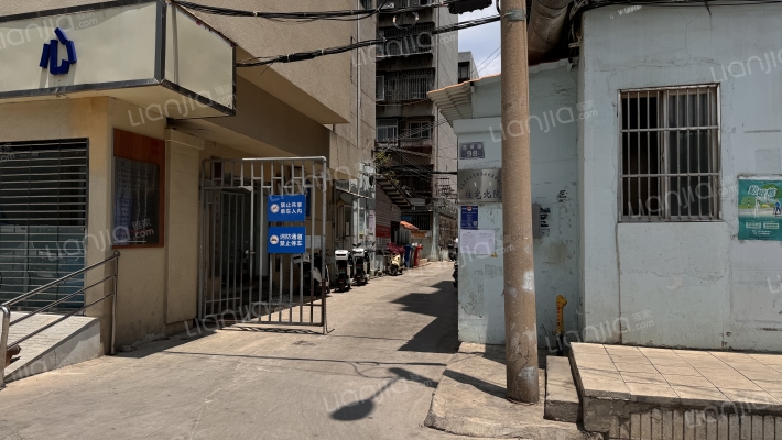 云南省林业运输总公司昆明分公司住宅北院外景图