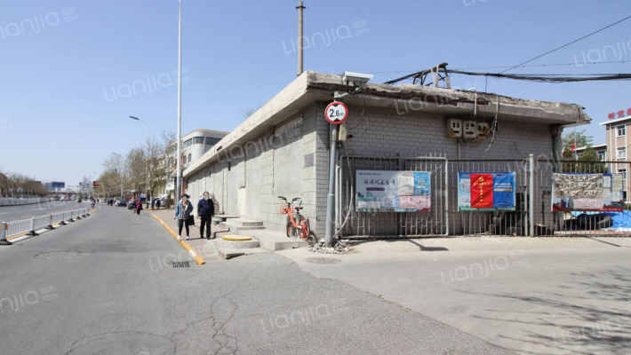 长江道82号院外景图