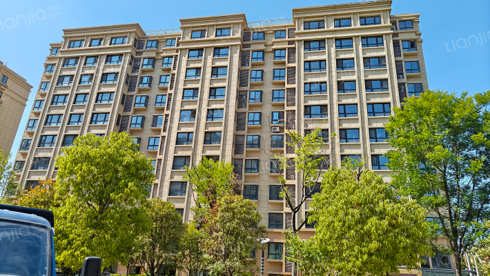 博文春天里外景图