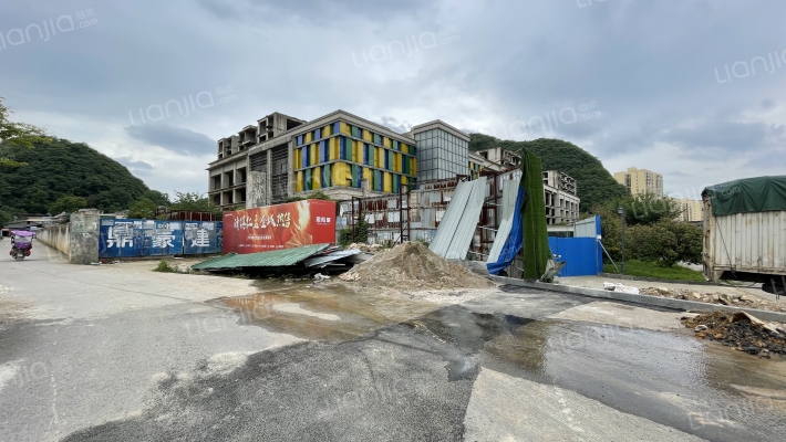 天巢仙与城外景图