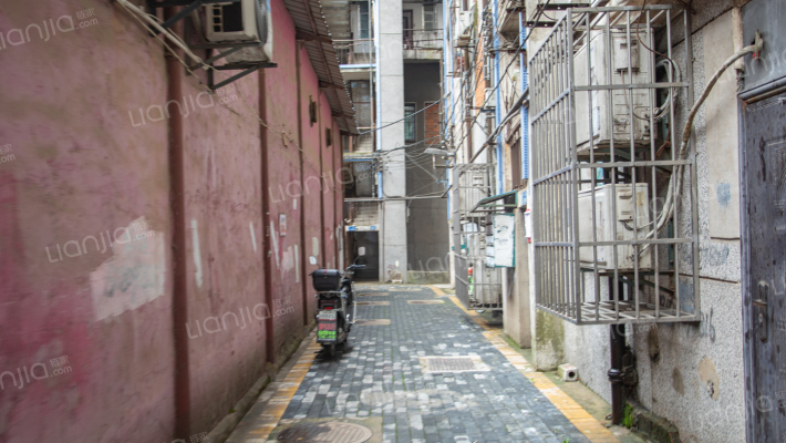 汉阳大道708号外景图